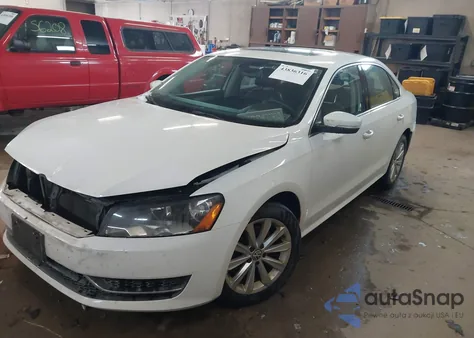 2012 Volkswagen Passat 2.5L Se z USA, uszkodzony, nr VIN 1VWBH7A35CC077594